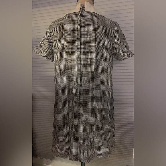 Vintage 60s Black and White Houndstooth Plaid Dress. - Picture 3 of 9
